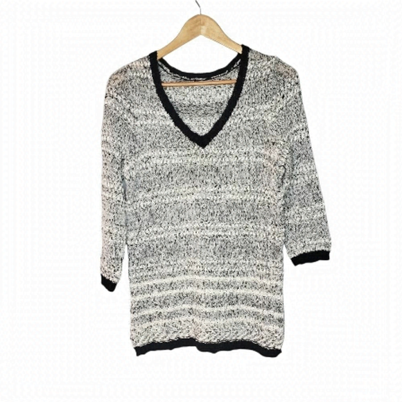 3 for $25 Ricki's Grey Black Ladies Sweater Size Medium - Picture 1 of 6